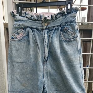 VTG. Women's Shorts 1980's Throwbacks  Size 9/10 High Waist